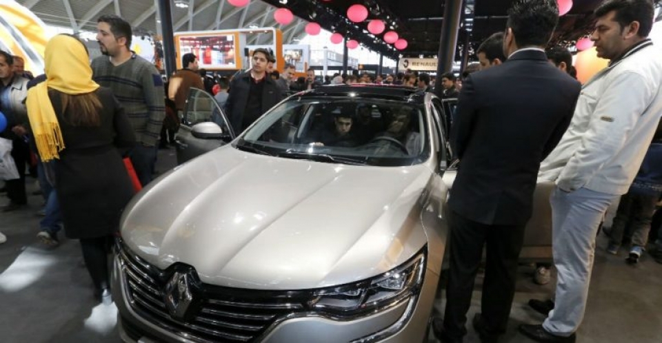 hang o to renault kien tri bam tru tai thi truong iran