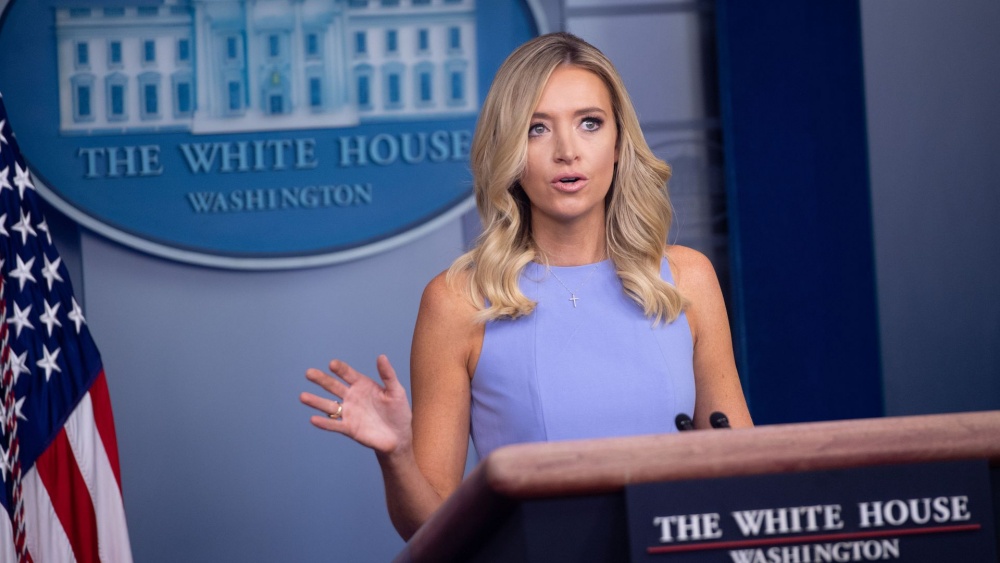 phát ngôn viên Nhà Trắng Kayleigh McEnany trong cuộc họp báo ngày 17/6 tại Washington, đang giám sát diễn biến giữa các lực lượng Ấn Độ và Trung Quốc dọc Ranh giới kiểm soát thực tế (LAC) ở phía Đông Ladakh. (Nguồn: Getty Images) 5347 1592416101976