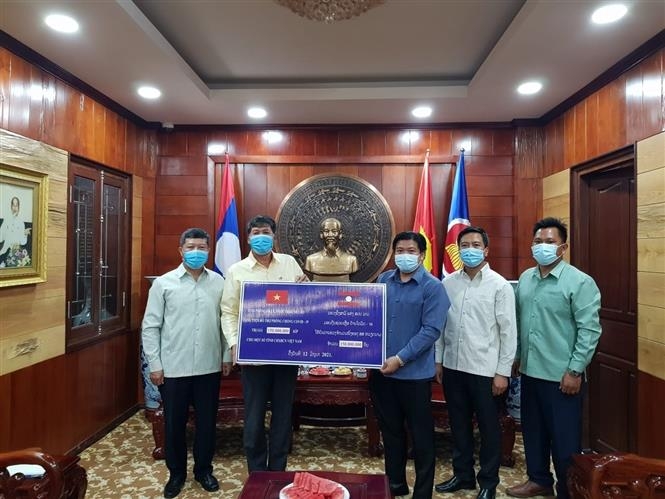 Các tỉnh của Lào hỗ trợ địa phương Việt Nam phòng, chống dịch Covid-19