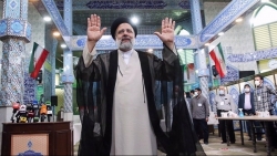 Mới nhất! Bầu cử Tổng thống Iran, ông Raisi bỏ xa 3 đối thủ