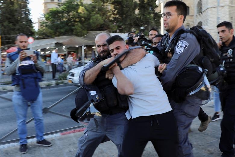 Ảnh ấn tượng tuần 14-20/6: Ông Putin nói về ‘đáy’ quan hệ Nga-Mỹ; ông Biden nổi giận với phóng viên và đổ xô săn kim cương