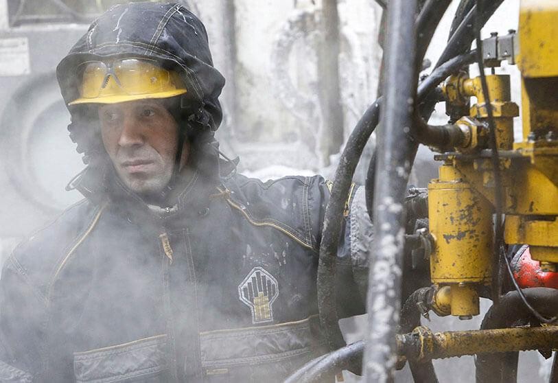 EU ‘bất lực’ nhìn Nga lách lệnh trừng phạt và thu bộn tiền từ bán dầu. (Nguồn: Reuters) EU ‘bất lực’ nhìn Nga lách lệnh trừng phạt và thu bộn tiền từ bán dầu. (Nguồn: Reuters)