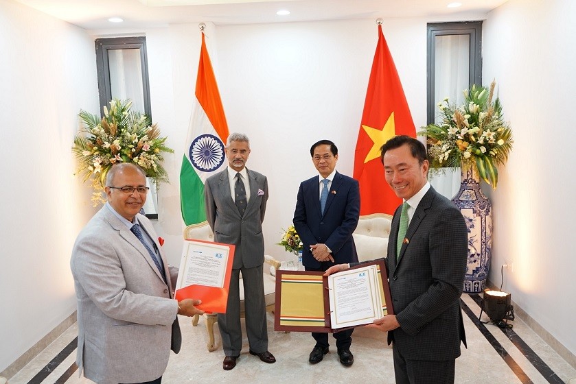 Bộ trưởng Ngoại giao Bùi Thanh Sơn gặp song phương Bộ trưởng Ngoại giao Ấn Độ Jaishankar