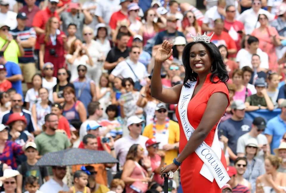 nuoc my tung bung ky niem ngay quoc khanh lan thu 241