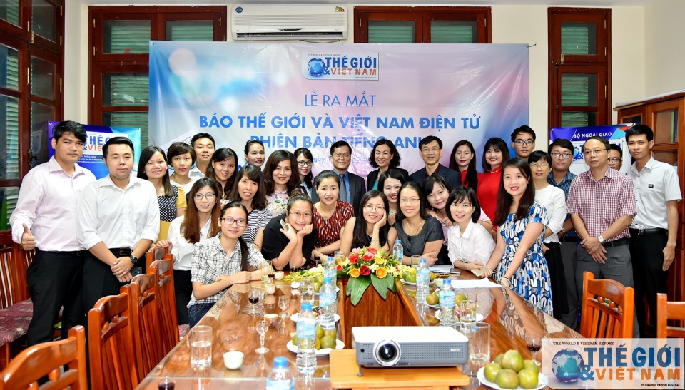 ra mat bao the gioi viet nam dien tu phien ban tieng anh