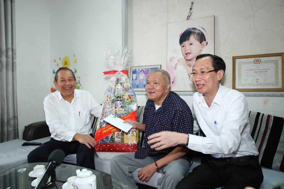 pho thu tuong thuong truc tham me viet nam anh hung liet sy