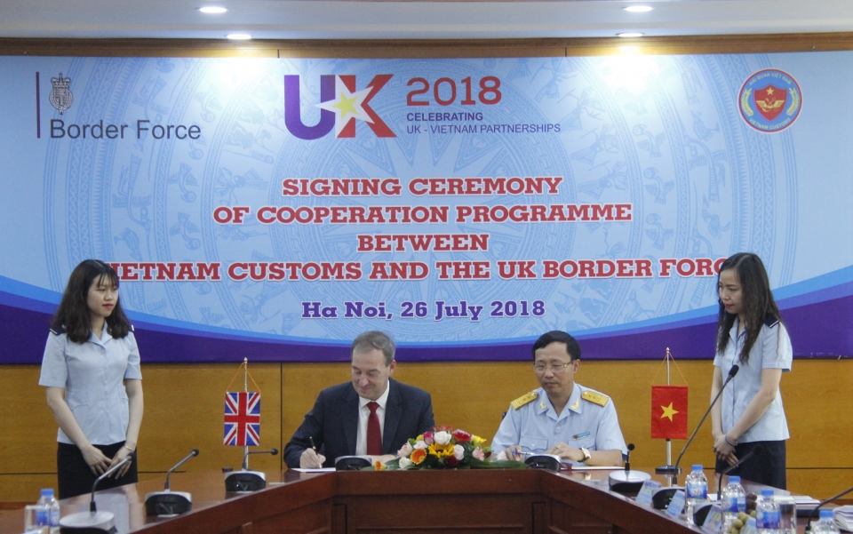 viet nam anh tang cuong hop tac hai quan