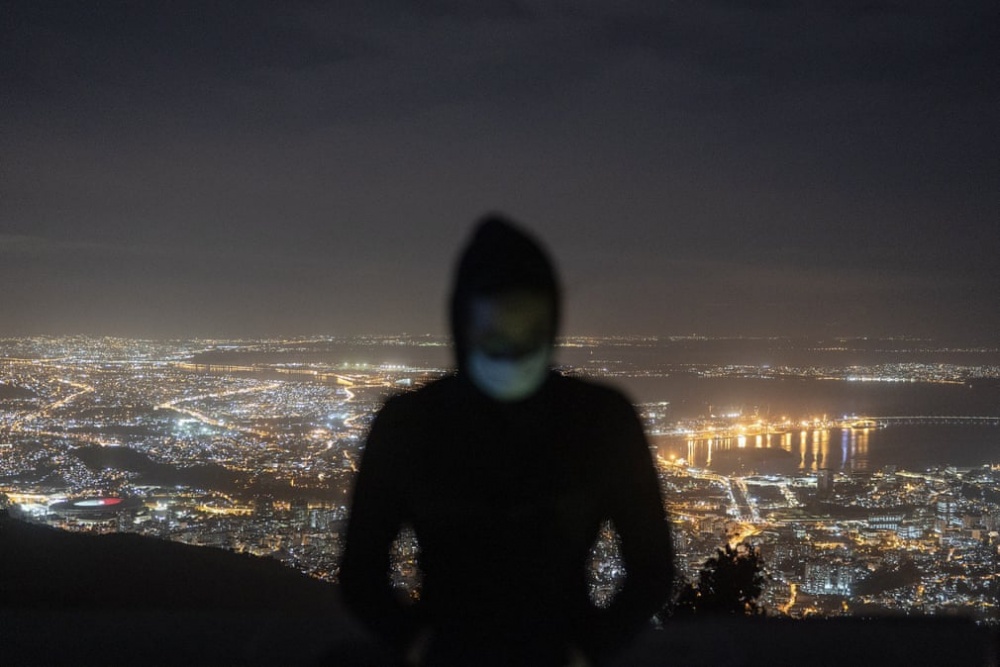 anh an tuong tuan 296 57 noi lo vo dap tam hiep ong trump lam dang voi gay bong chay va covid 19 can quet the gioi