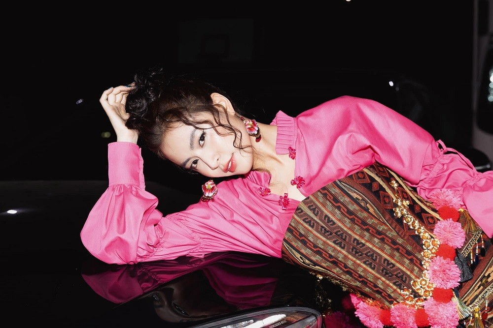 Hoàng Thùy Linh quyến rũ ở tuổi 33