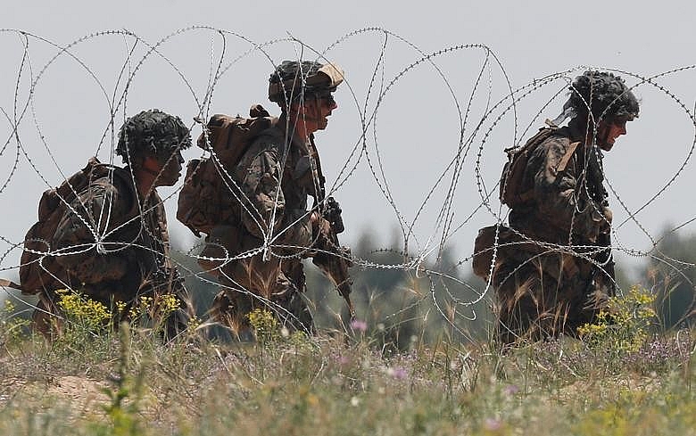 Nga và phương Tây “thay nhau” phô diễn sức mạnh ở Biển Đen