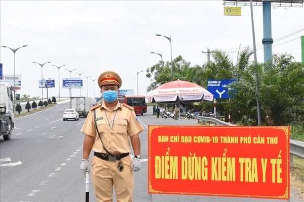 Covid-19: Phân 'luồng xanh' ưu tiên vận chuyển hàng thiết yếu tại các tỉnh phía Nam. (Nguồn: VGP)