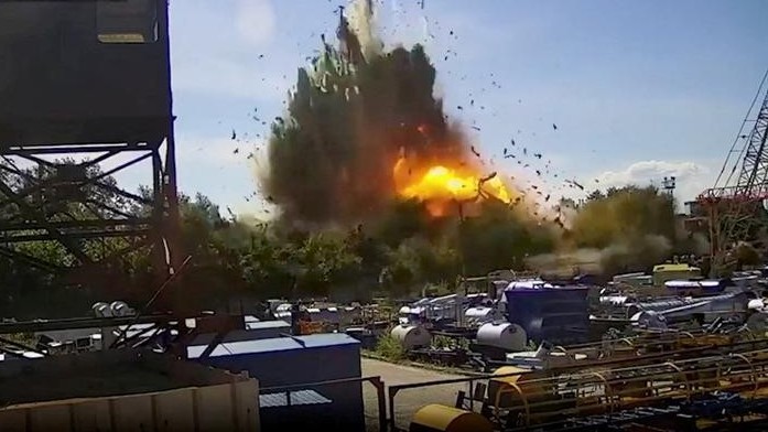 cuc lanh su bo ngoai giao ra khuyen cao doi voi cong dan di chuyen den ukraine