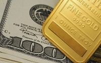 Giá vàng hôm nay 5/9: Giá vàng rơi vào vùng nguy hiểm, USD vững vị thế; chuyên gia dự báo triển vọng dài hạn của vàng?