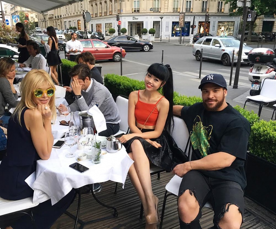 Check-in các nhà hàng sang chảnh Paris với siêu mẫu Việt check in cac nha hang sang chanh paris voi sieu mau viet