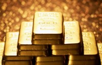 Giá vàng thế giới chạm mức cao của bảy tuần
