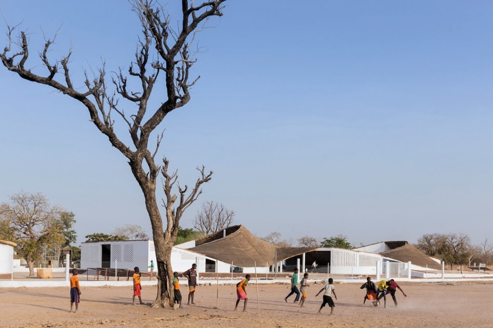 nhung toa nha bang gach hien dai nhat the gioi