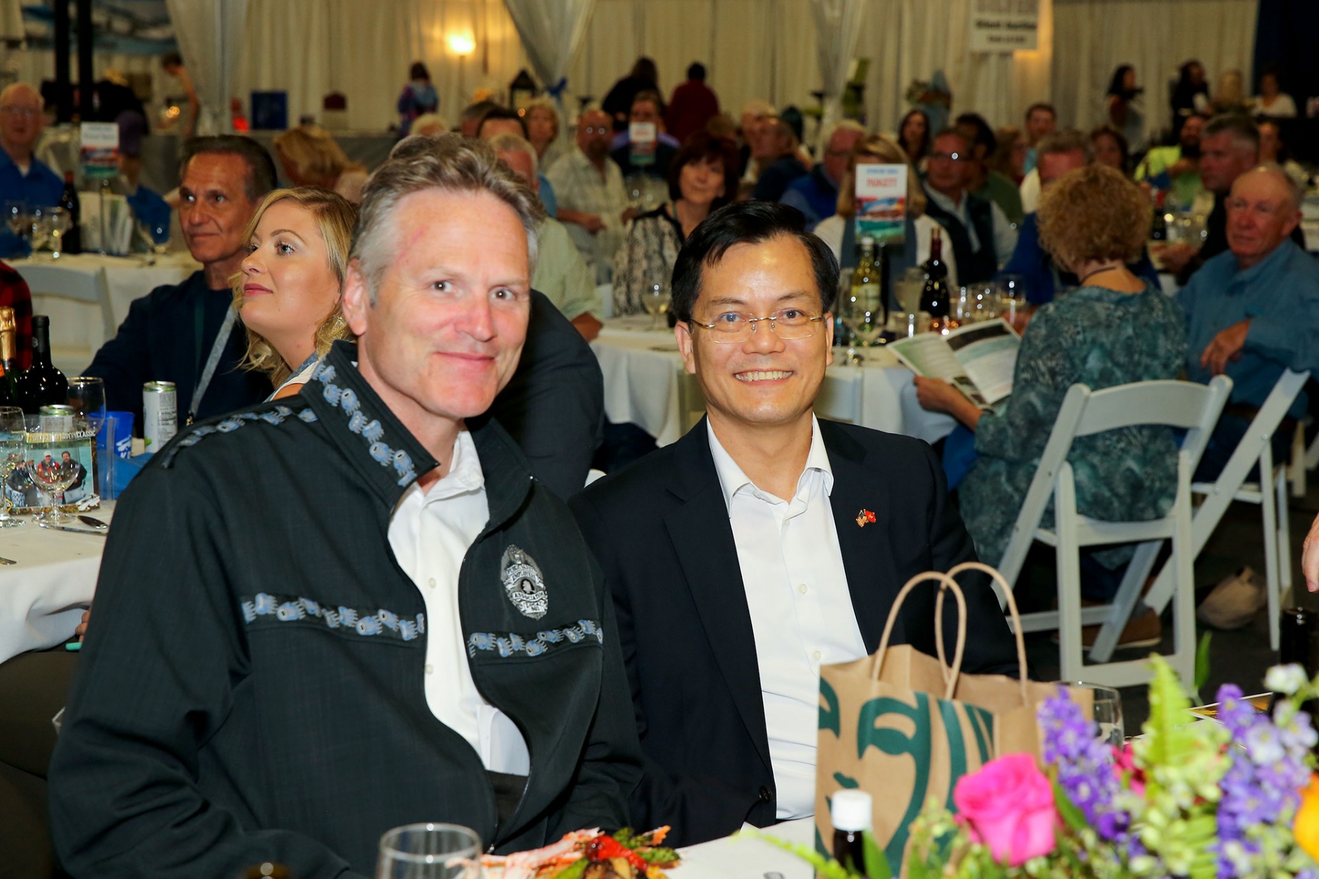 dai su ha kim ngoc tham va lam viec tai bang alaska hoa ky