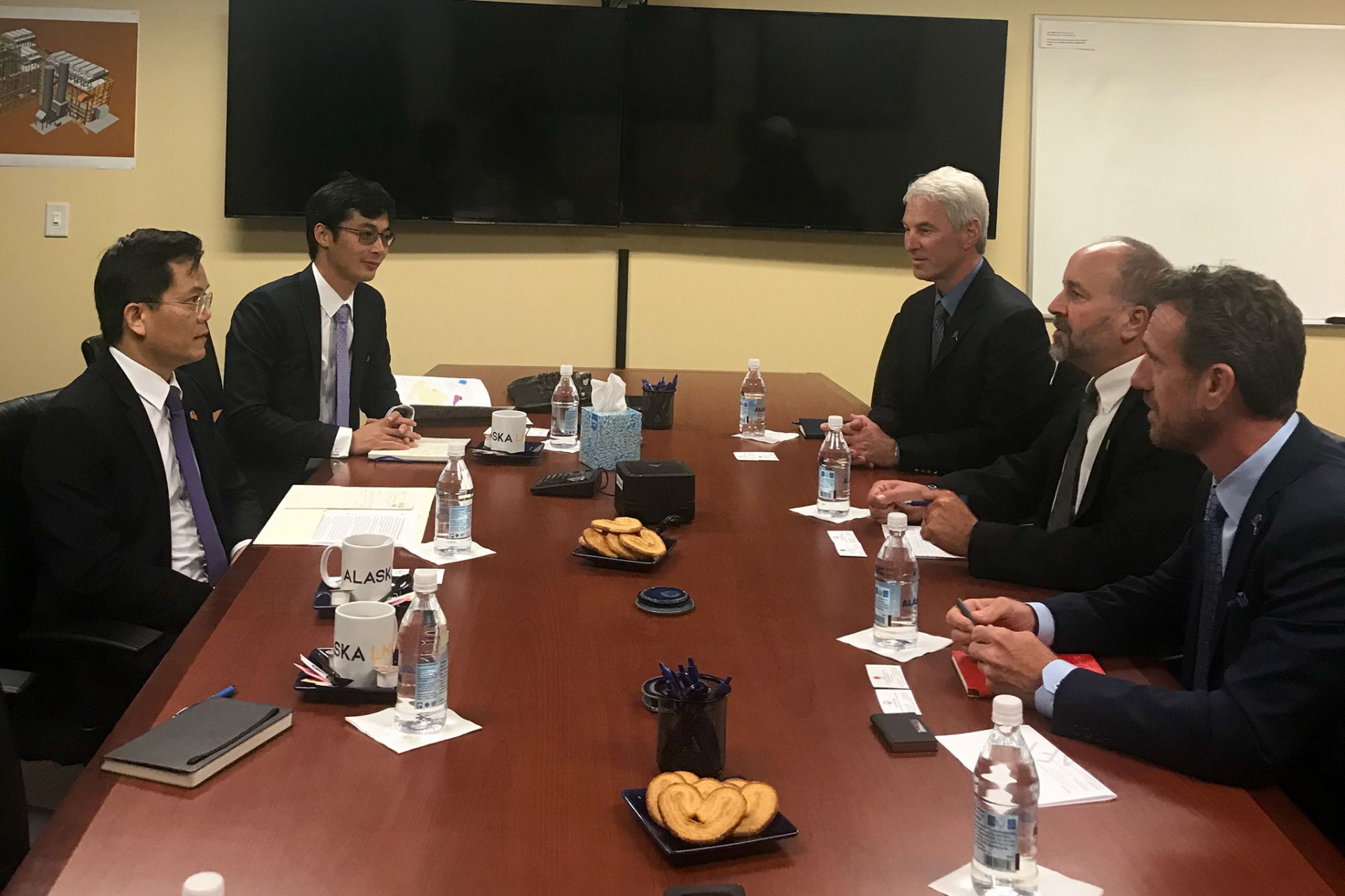 dai su ha kim ngoc tham va lam viec tai bang alaska hoa ky