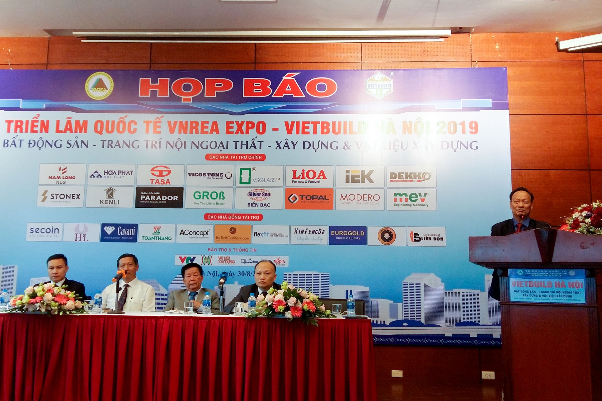 hon 100 doanh nghiep nuoc ngoai tham gia trien lam vietbuild ha noi 2019 lan 2