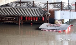 Lũ lụt ở Trung Quốc: Hình ảnh những thị trấn cổ nổi tiếng chìm trong đỉnh lũ sông Dương Tử