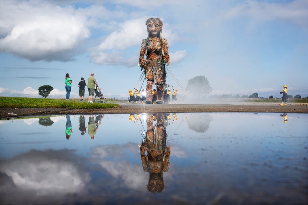 Ảnh ấn tượng tuần 2-8/8: Diễn biến mới nhất vụ vận động viên Belarus đào tẩu, bấn loạn vì Covid-19 và ông Biden tạo dáng giống tiền bối