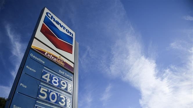 gia xang dau hom nay 204 trung dong co dau hieu giam nhiet the gioi tang nhe