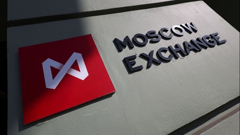 san giao dich lon nhat nuoc nga ra tay voi dong usd cua my