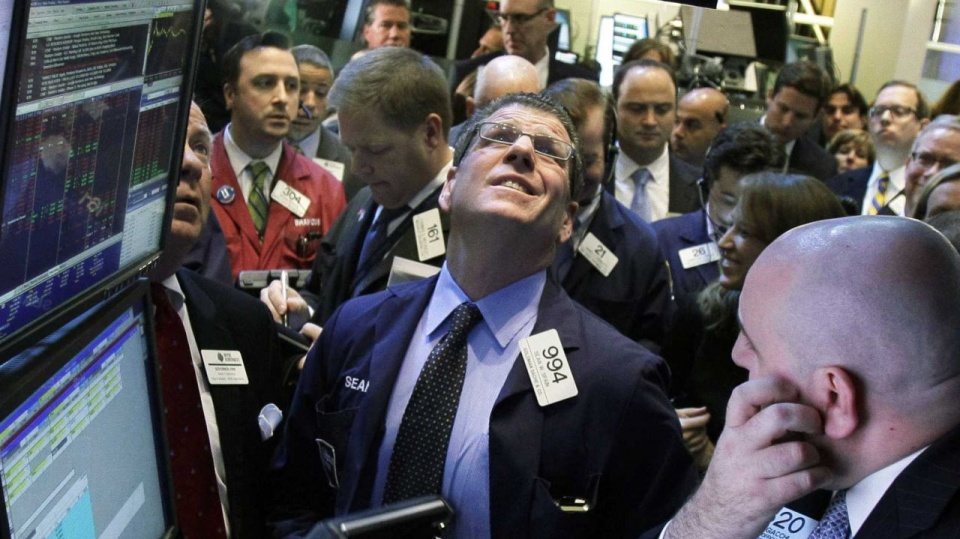 thi truong chung khoan au my tang giam khong dong nhat