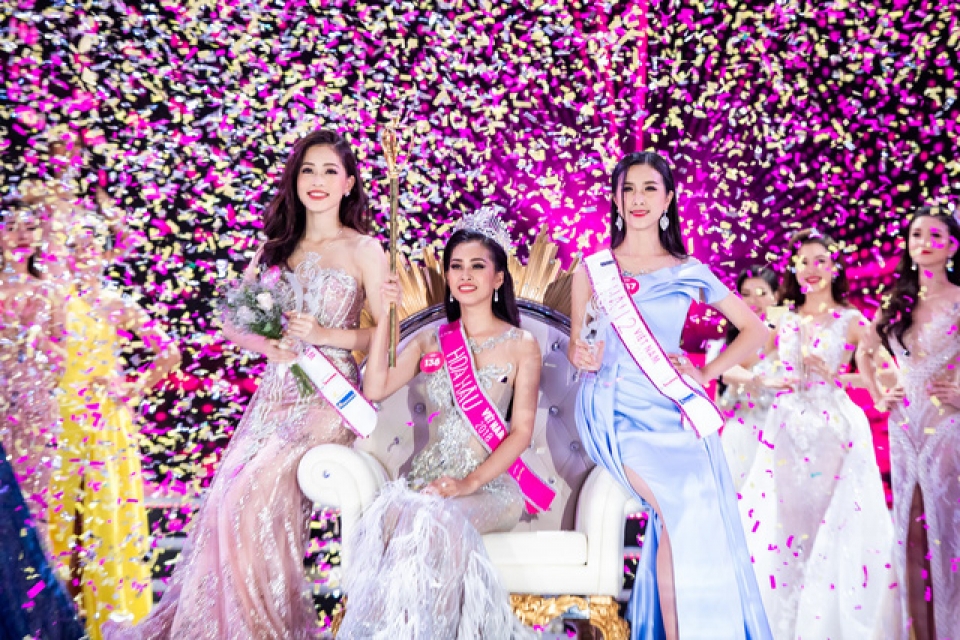 “Tân hoa hậu Việt Nam còn nhiều hạn chế nhưng có thể khắc phục được” tan hoa hau viet nam con nhieu han che nhung co the khac phuc duoc