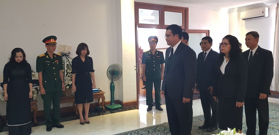 dai su quan cac nuoc tai myanmar vieng chu tich nuoc tran dai quang