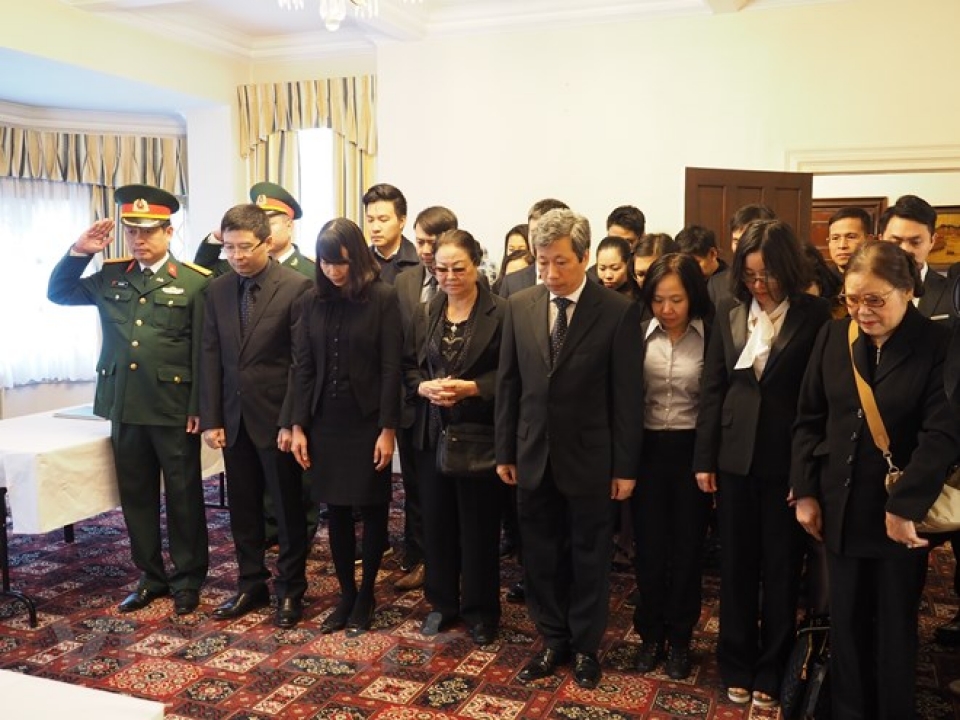 dsq viet nam tai anh algeria to chuc tuong niem chu tich nuoc tran dai quang