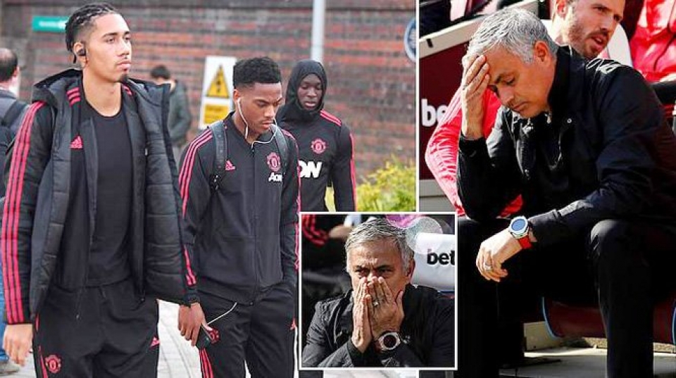 hlv mourinho doi dien voi nguy co cao bi sa thai