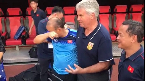 hlv park hang seo khong kim duoc nuoc mat khi gap guus hiddink