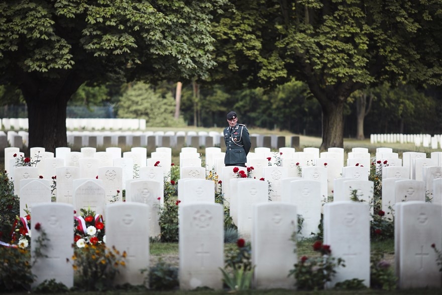 anh an tuong trong tuan 2 89 nghi si anh tranh thu chop mat tai quoc hoi va le hoi ngay tay an o my