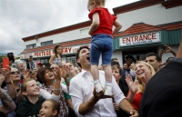 bau cu canada den nhanh di co voi