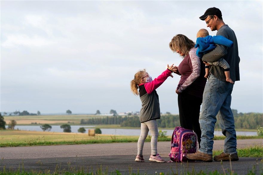 anh an tuong tuan 7 139 bau troi nhu ngay tan the o my cang thang belarus va nha sang lap wikileaks dac loi tu covid 19