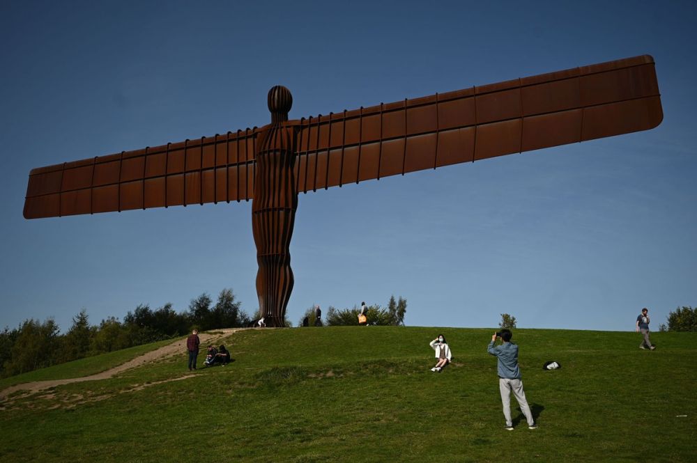 anh an tuong tuan 14 209 lanh dao doi lap nga navalny tai xuat san dien thoi trang o crimea va nong tinh hinh belarus
