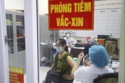 Covid-19: Hà Nội khẩn tìm người đã đến điểm tiêm vaccine và cửa hàng rau