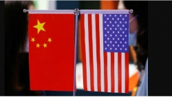 Cạnh tranh Mỹ-Trung Quốc: Bên đổ thêm dầu vào lửa, bên sẵn sàng 