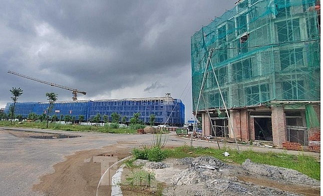 Bất động sản mới nhất. (Ảnh: Lộc Liên) Bất động sản mới nhất. (Ảnh: Lộc Liên)