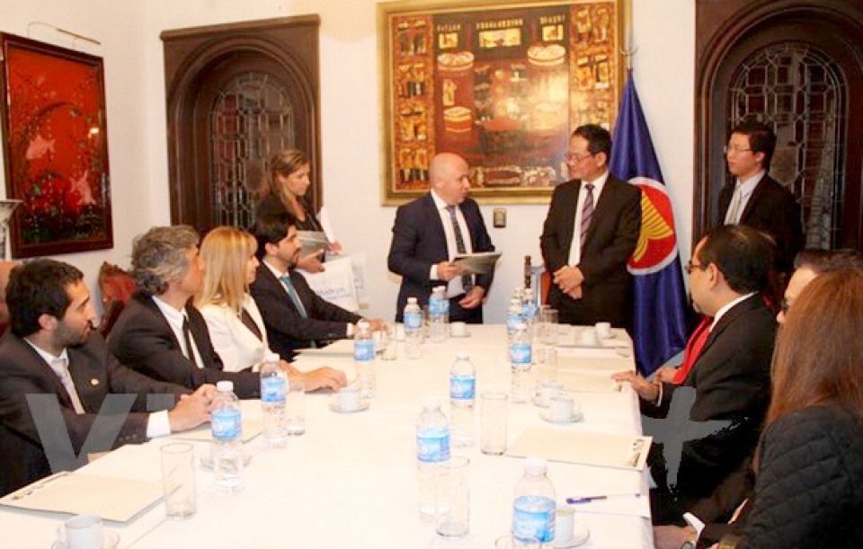 Niềm tin của Đại sứ Việt Nam tại Argentina niem tin cua dai su viet nam tai argentina