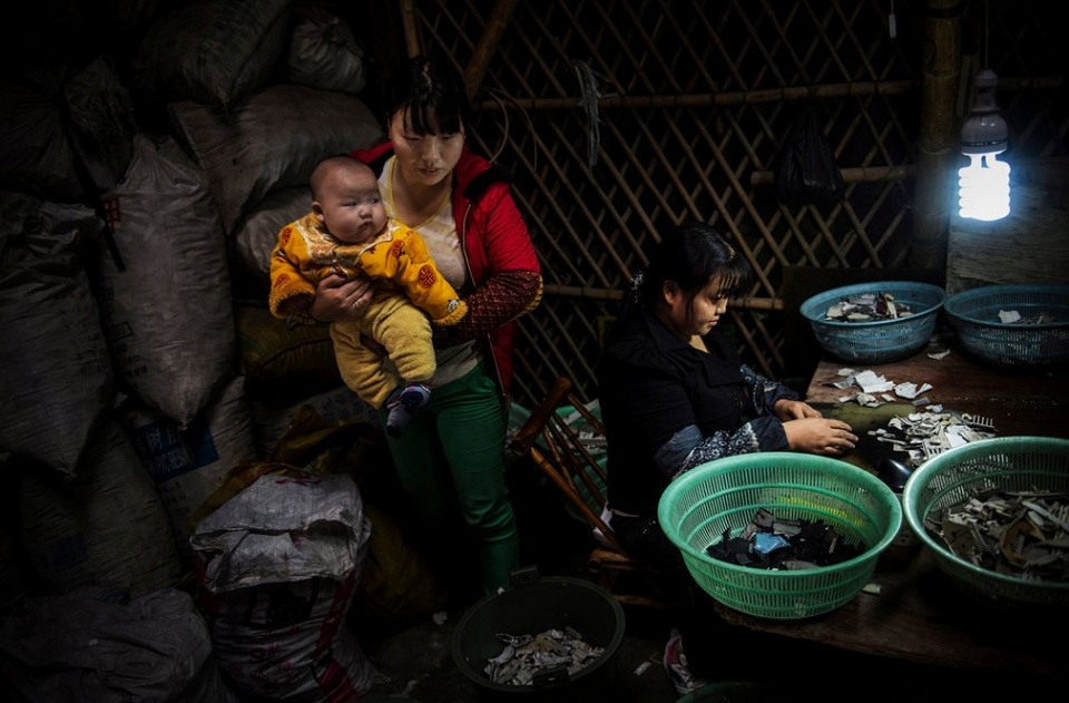 nhung nui rac thai dien tu moi nguy hai voi moi truong