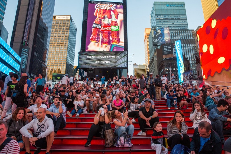 1 ngay o quang truong thoi dai qua anh