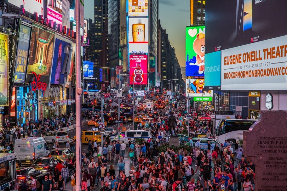 1 ngay o quang truong thoi dai qua anh