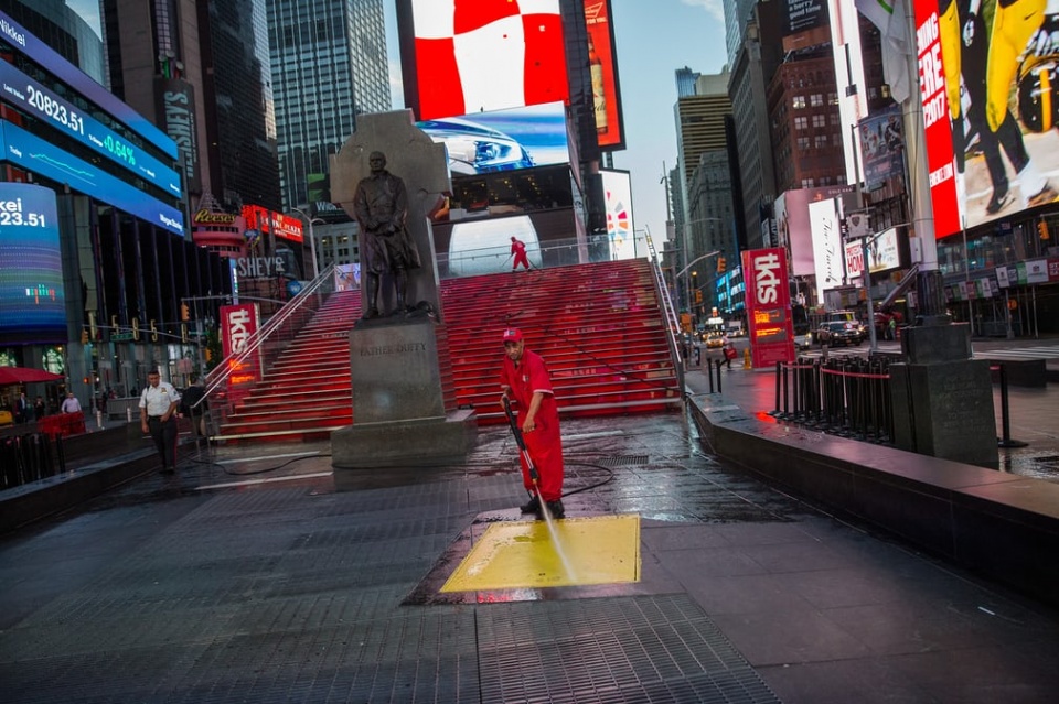 1 ngay o quang truong thoi dai qua anh