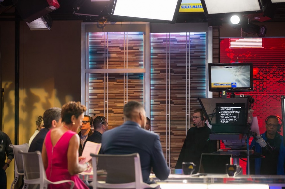 1 ngay o quang truong thoi dai qua anh