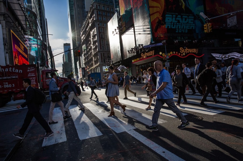 1 ngay o quang truong thoi dai qua anh