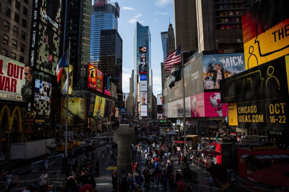 1 ngay o quang truong thoi dai qua anh