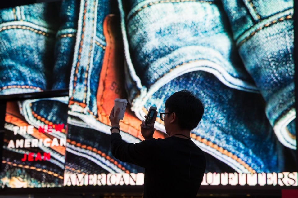 1 ngay o quang truong thoi dai qua anh