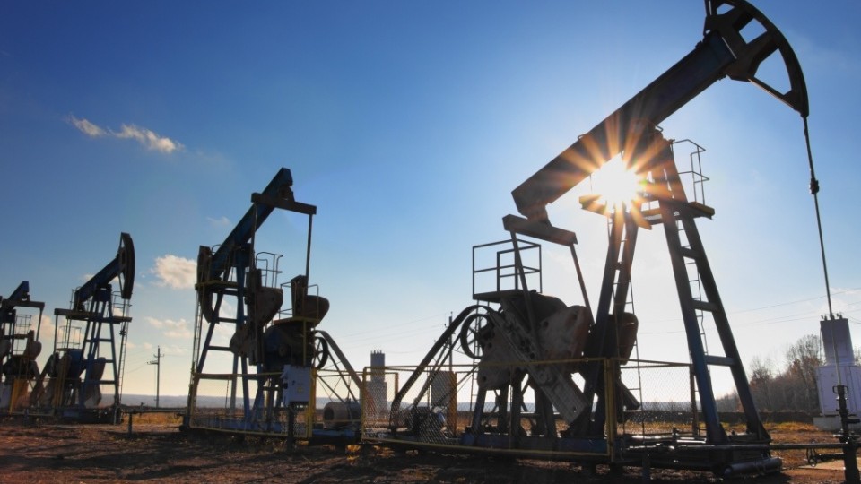 gia xang dau hom nay 2612 trung quoc noi long chinh sach zero covid lo ngai suy thoai gia dau se co them mot tuan tang